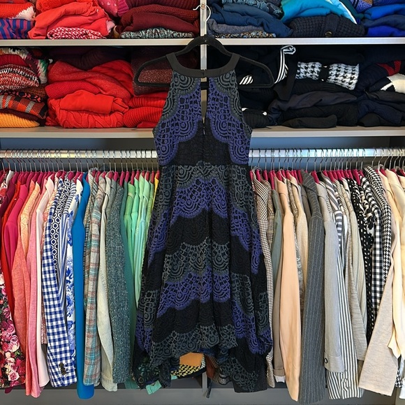 Jessica Simpson blue/black/sage laced sleeveless v cut out lined dress size S - Picture 3 of 3